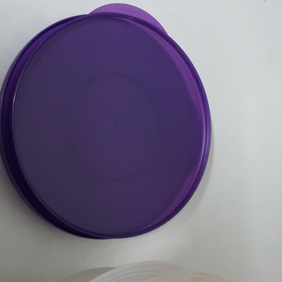 TUPPERWARE - Picture 2 of 3
